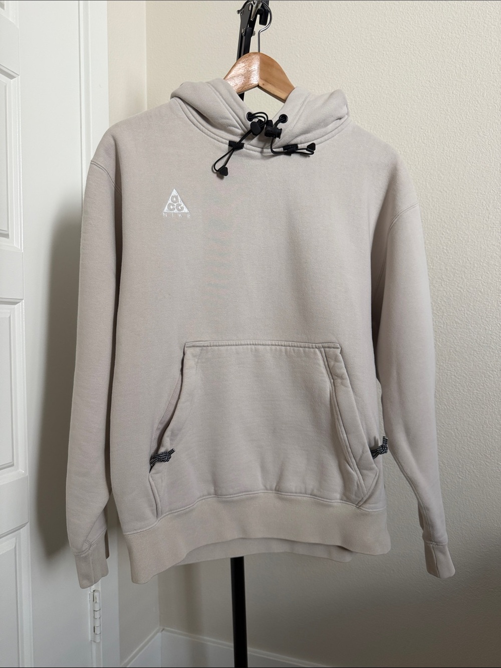 Nike ACG Hoodie Beige Tan XS Dual Drawcord Paracord Pockets